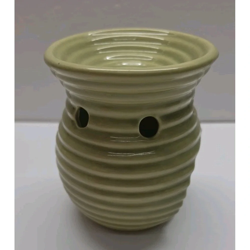 Two Yankee Candle Wax Tart Warmers 5